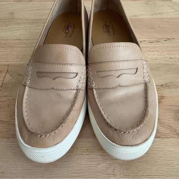 G.H. Bass & Co. Women’s Beige Tan Libby Slip-On Loafer size 6.5 - Picture 2 of 7